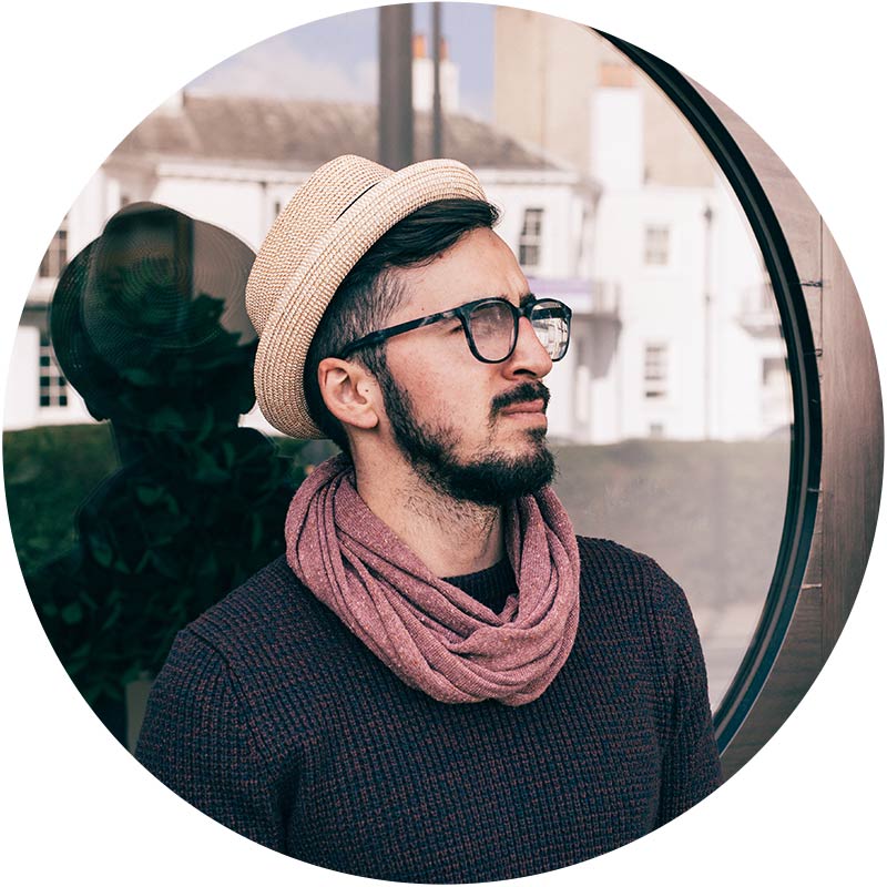 h1-team-featured-img-2 p